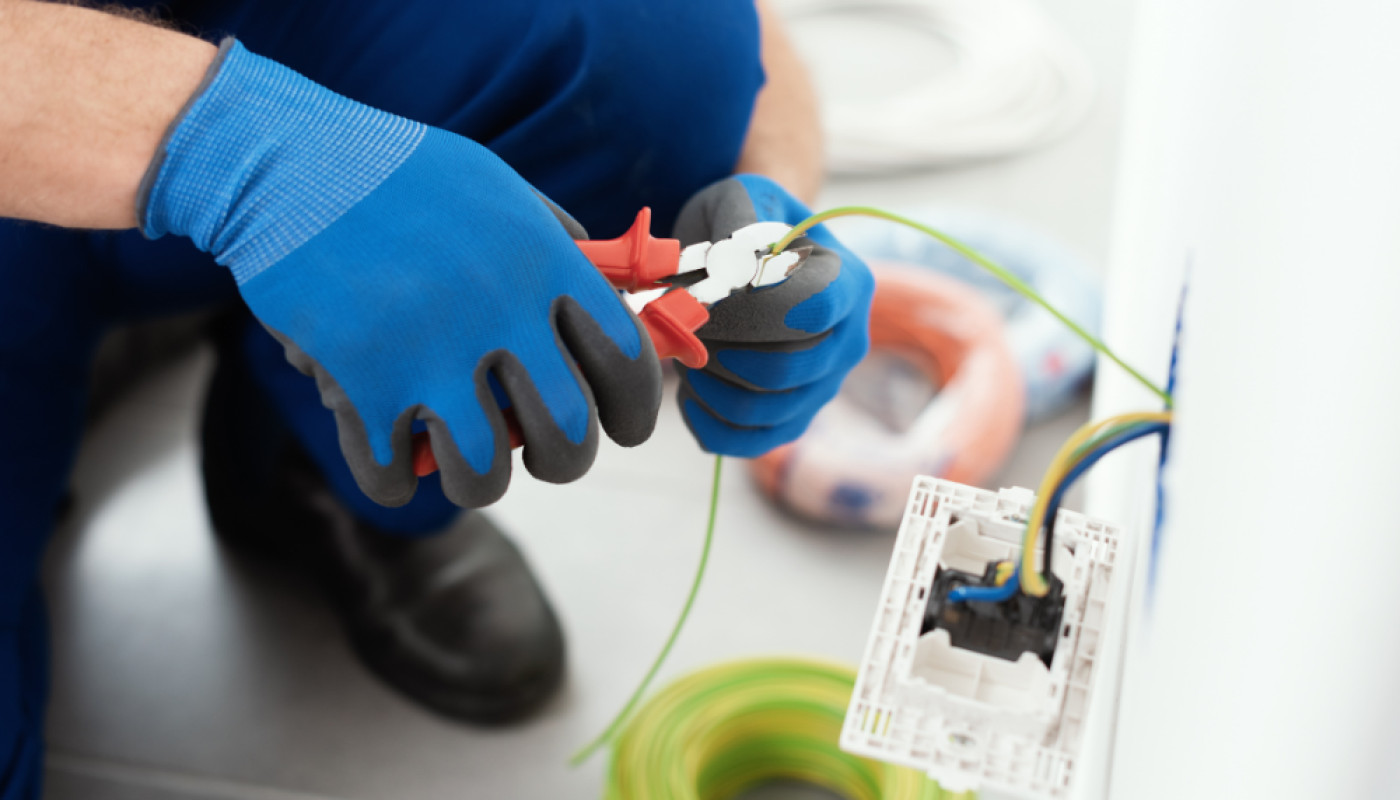 Besoin d'un électricien à Montpellier pour un dépannage rapide ? Take the Sun n’est jamais loin !